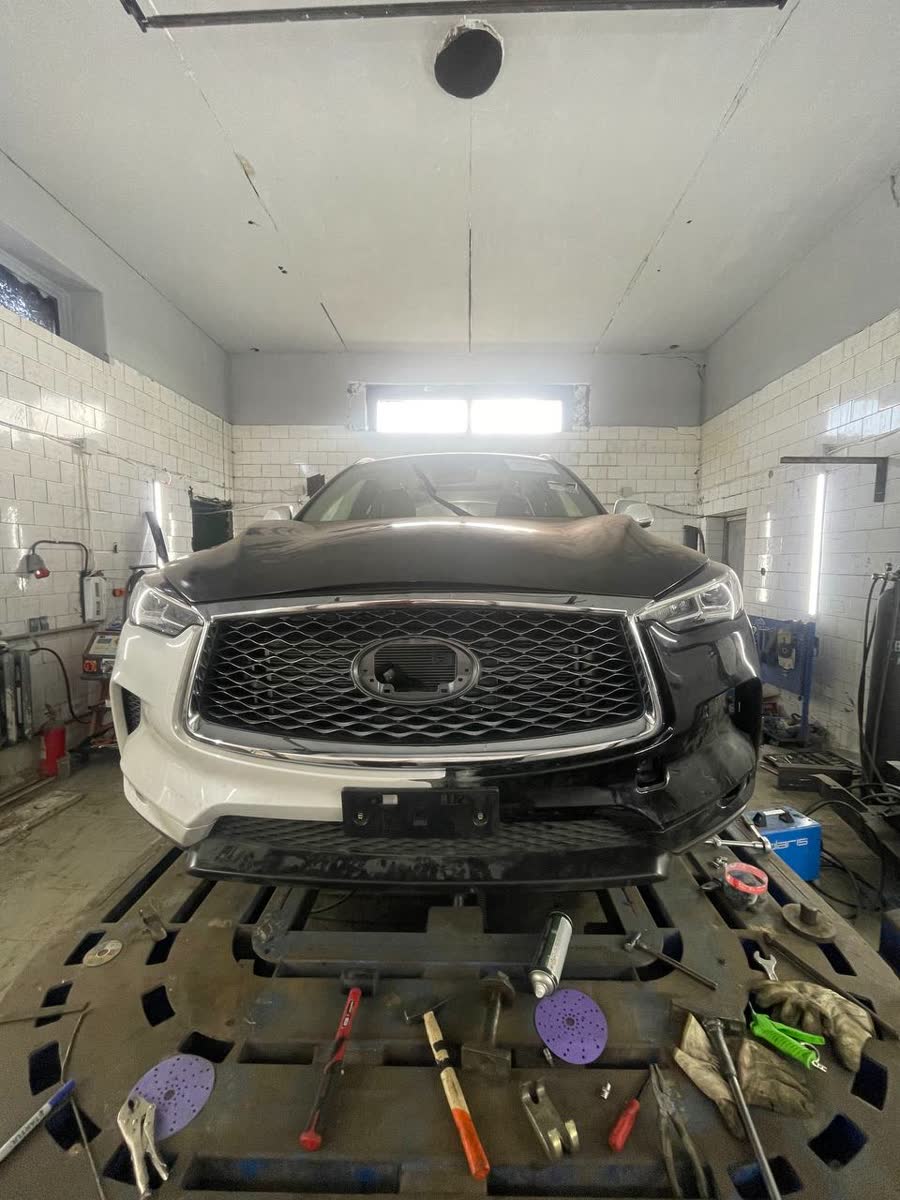 Infiniti QX50 на стапеле